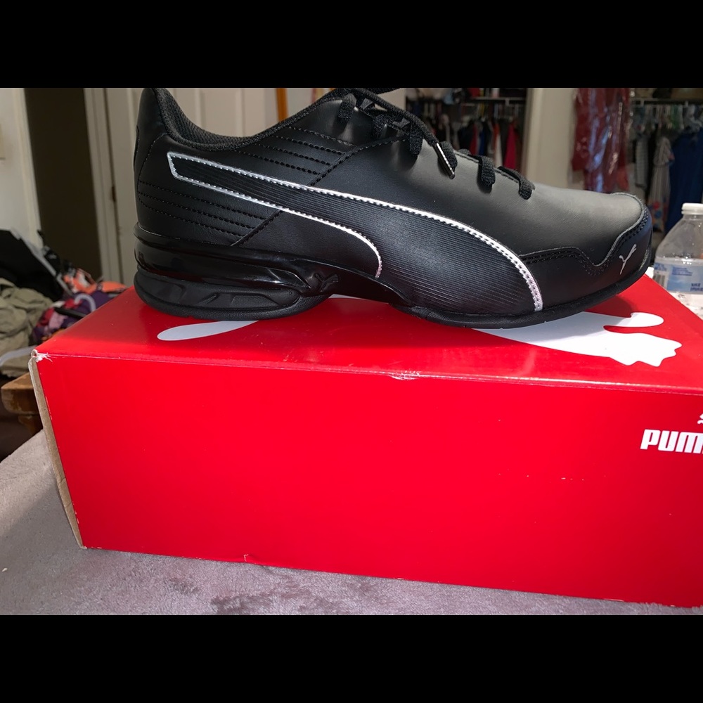 NWT Puma Sneakers